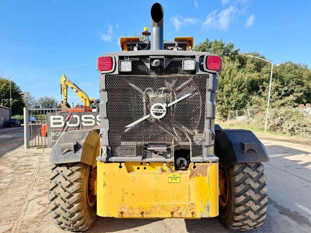Volvo G960B - 4.90 Meter Blade / Backup Camera Foto 3