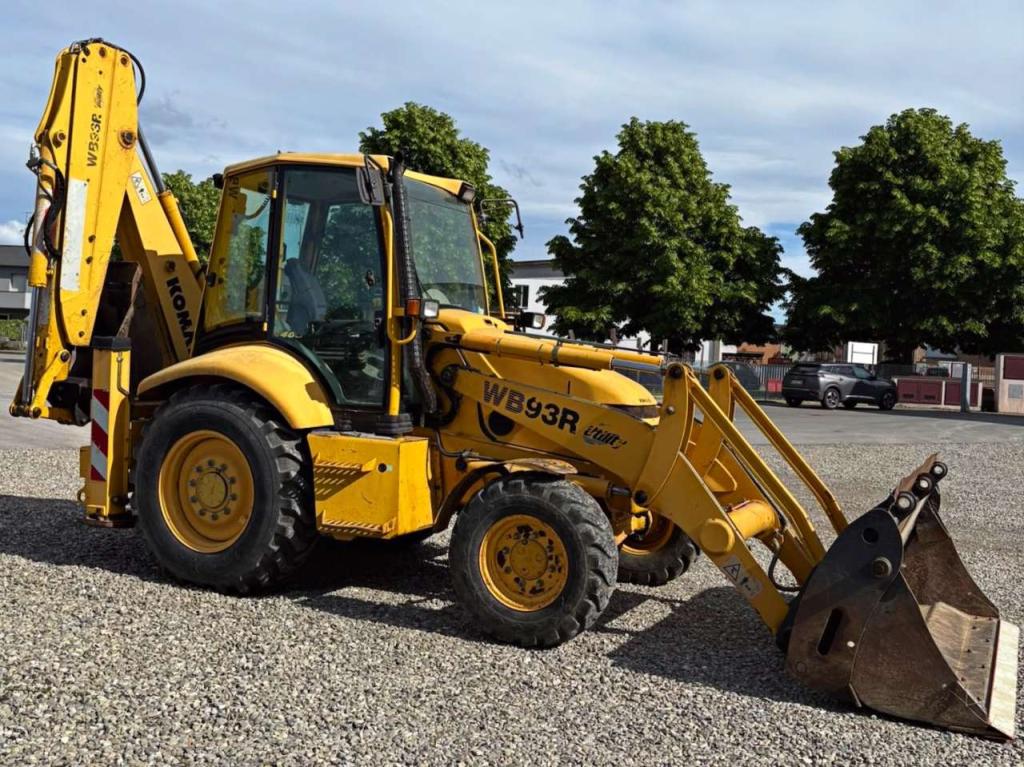 Komatsu WB93R-2 Foto 2