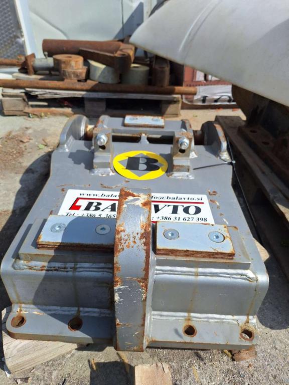S2 for 25-32 ton excavators Attachment plate Foto 2