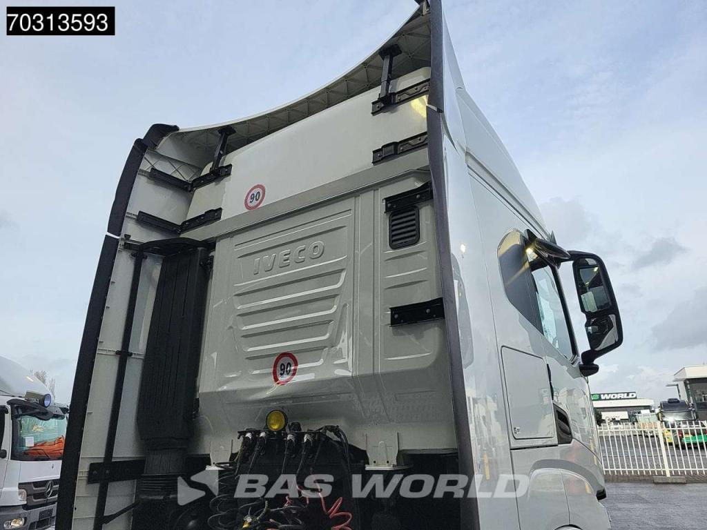 Iveco S-Way 570 4X2 Retarder 2xTanks Standklima Navi Foto 12