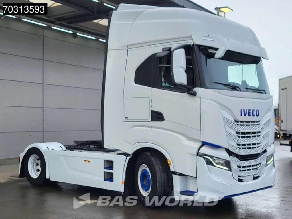 Iveco S-Way 570 4X2 Retarder 2xTanks Standklima Navi Foto 3