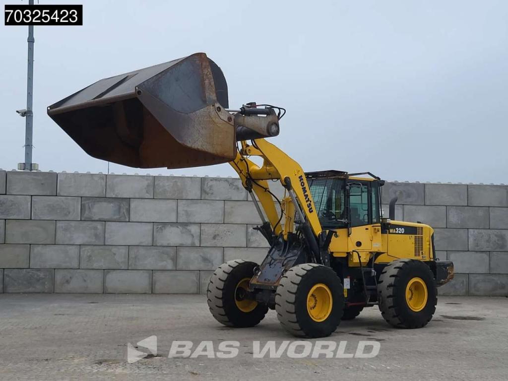 Komatsu WA320-6 Foto 5