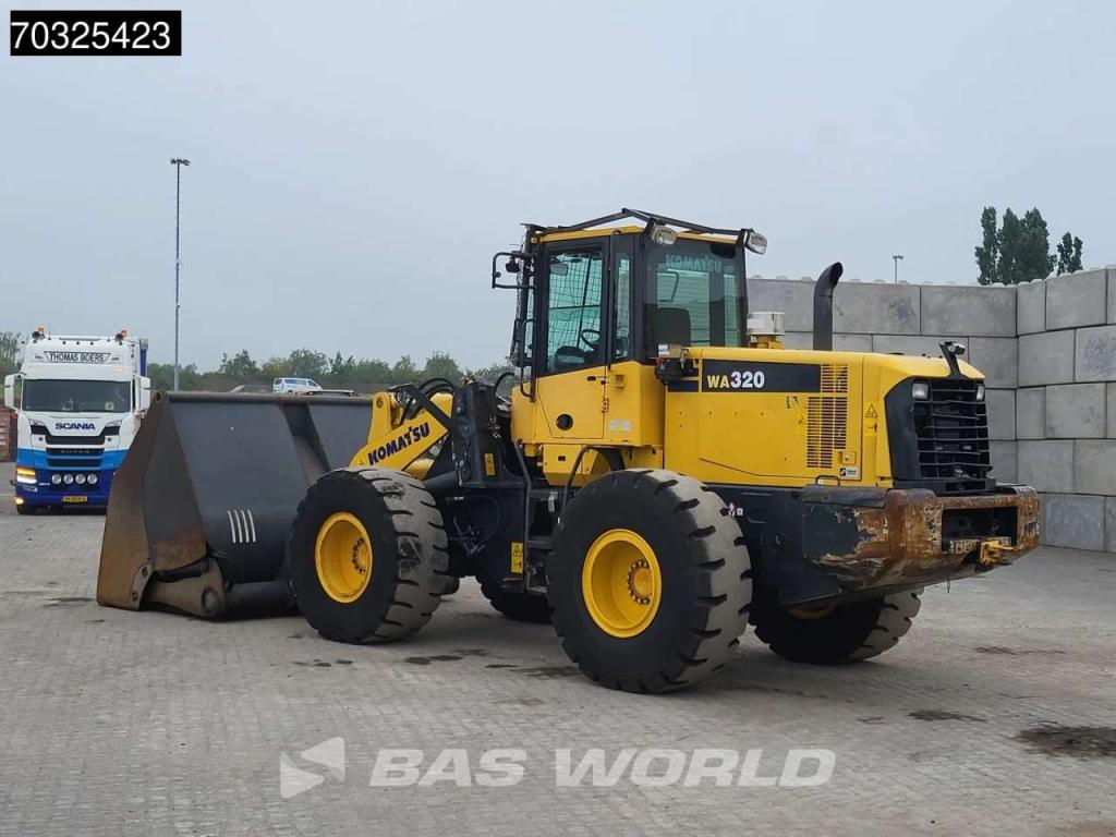 Komatsu WA320-6 Foto 6