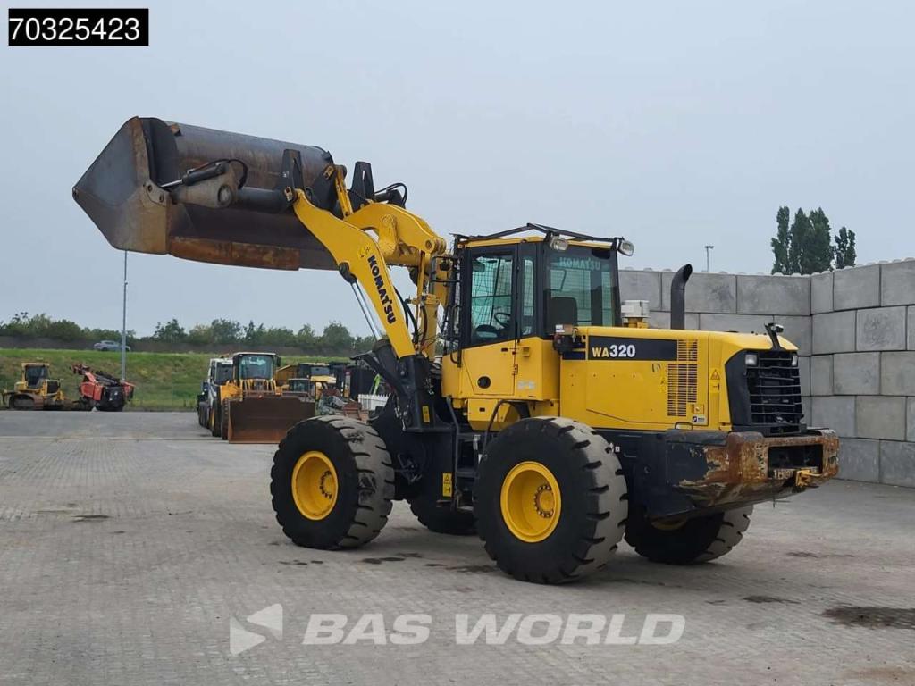 Komatsu WA320-6 Foto 7