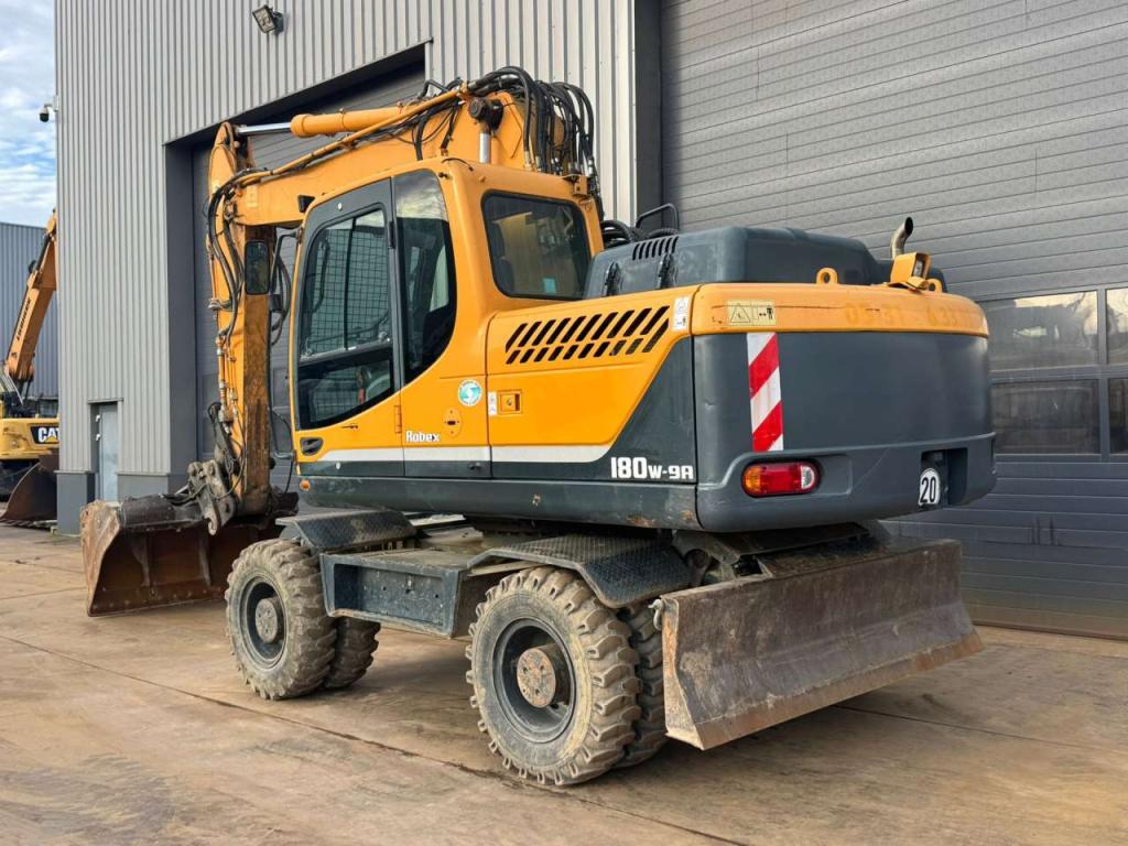 Hyundai Robex 180W-9A Foto 3