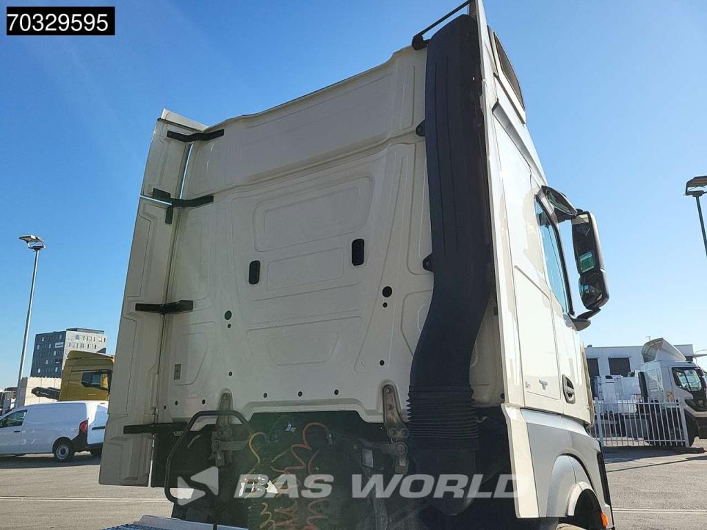 Mercedes-Benz Actros 2443 6X2 BigSpace Retarder Standklima ACC Liftachse Schiebeschüssel Foto 11