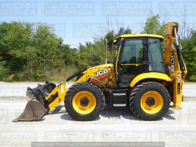 JCB 4CX PRO vendida por Piccinini Macchine Srl