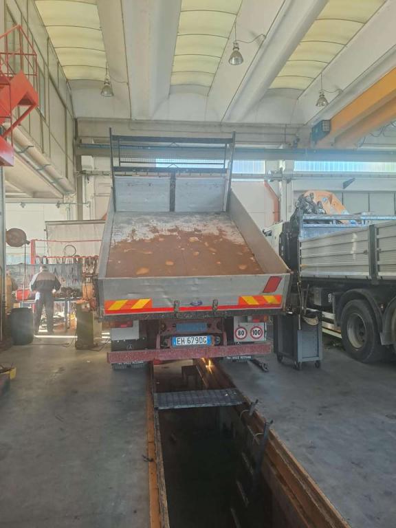 Iveco EUROCARGO ML120E18 Foto 9