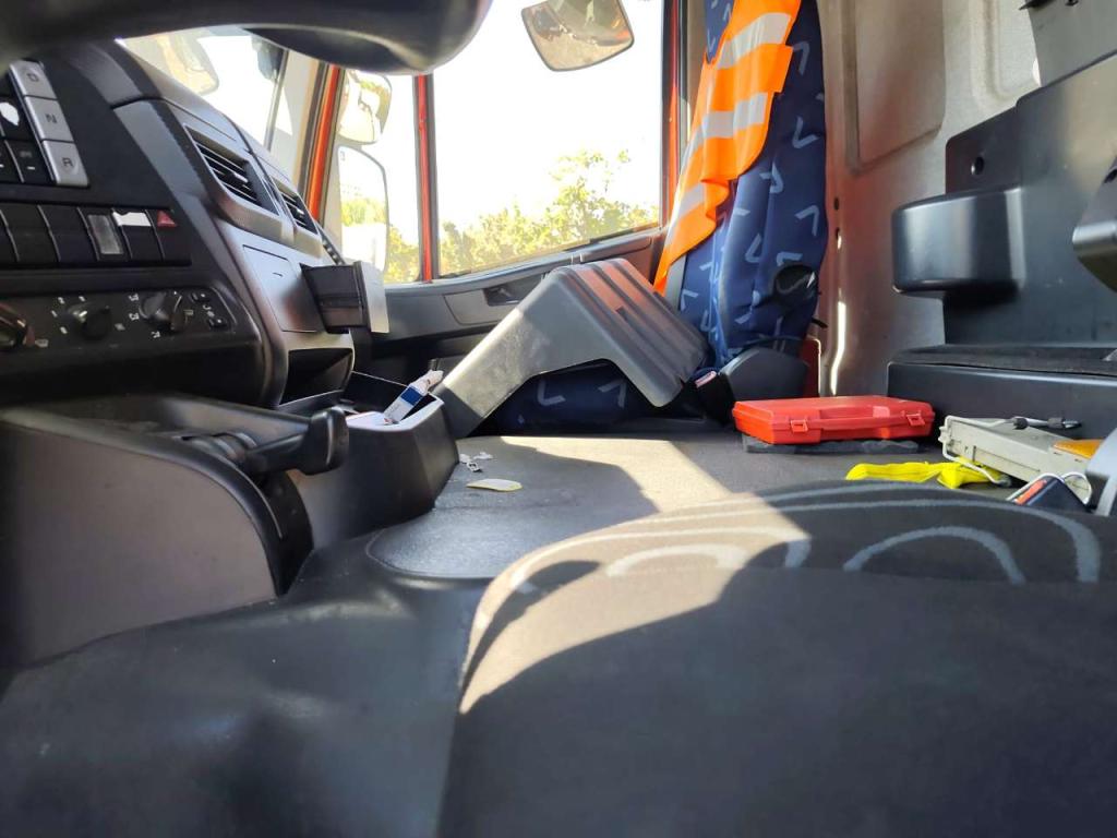 Iveco STRALIS HI-STREET 260S31 Foto 3