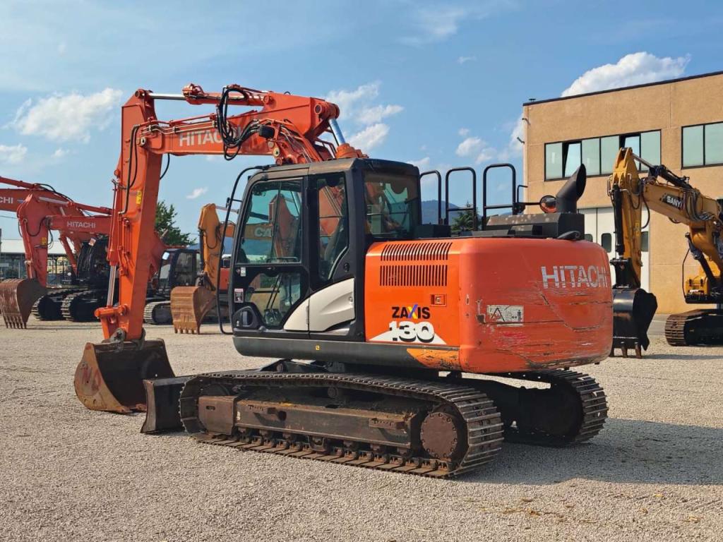 Hitachi ZX 130-6 Foto 3