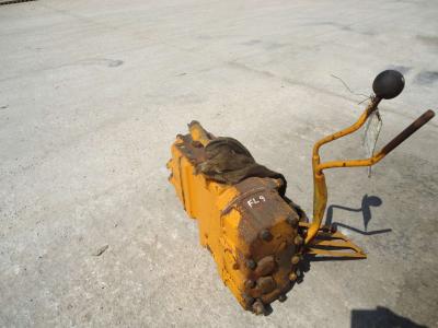 Distribuidor hidraulico para Fiat Allis FL9 vendida por OLM 90 Srl