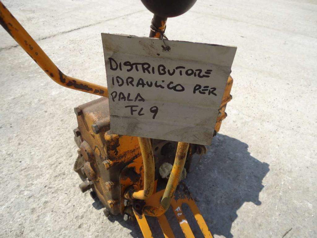Distribuidor hidraulico para Fiat Allis FL9 Foto 3