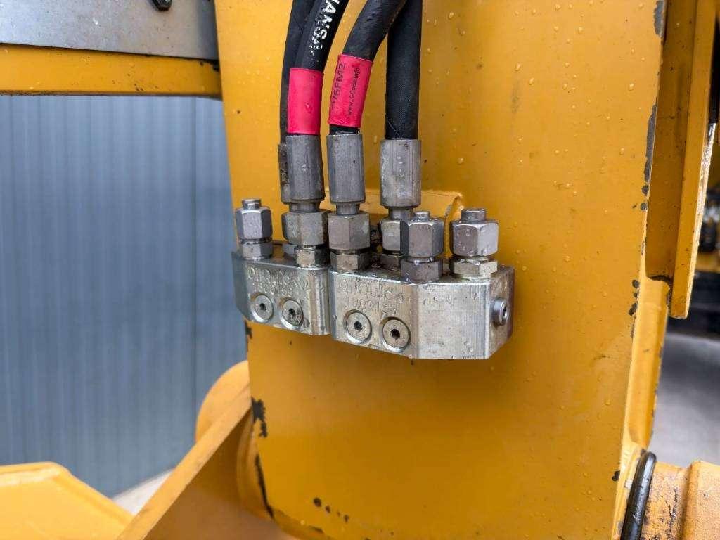Caterpillar 323 07B Foto 17