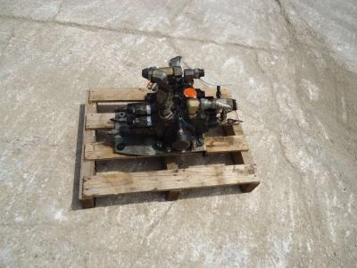 Distribuidor hidraulico para Fiat Hitachi W130 vendida por OLM 90 Srl