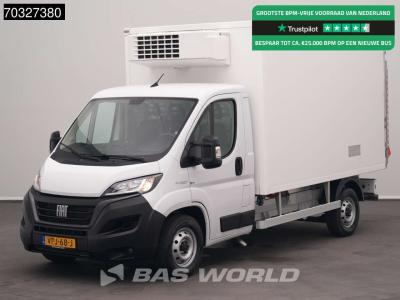Fiat Ducato 140pk Laadklep Zijdeur Koelwagen Vriezer Airco D'Hollandia Euro6 Koeler Koeler Koelwagen Küh vendida por BAS World B.V.