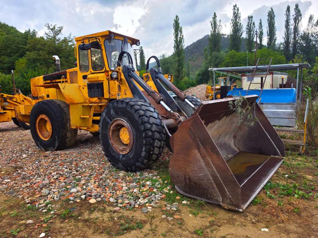 Volvo L120 Foto 1