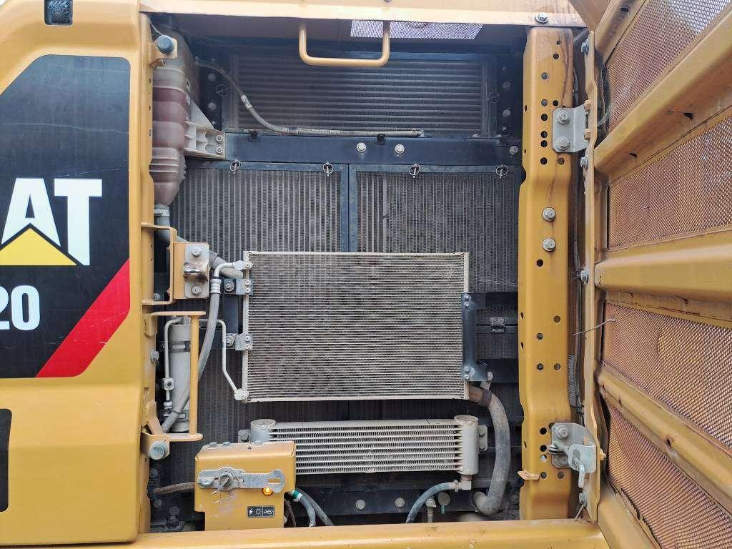Caterpillar 320 Foto 16