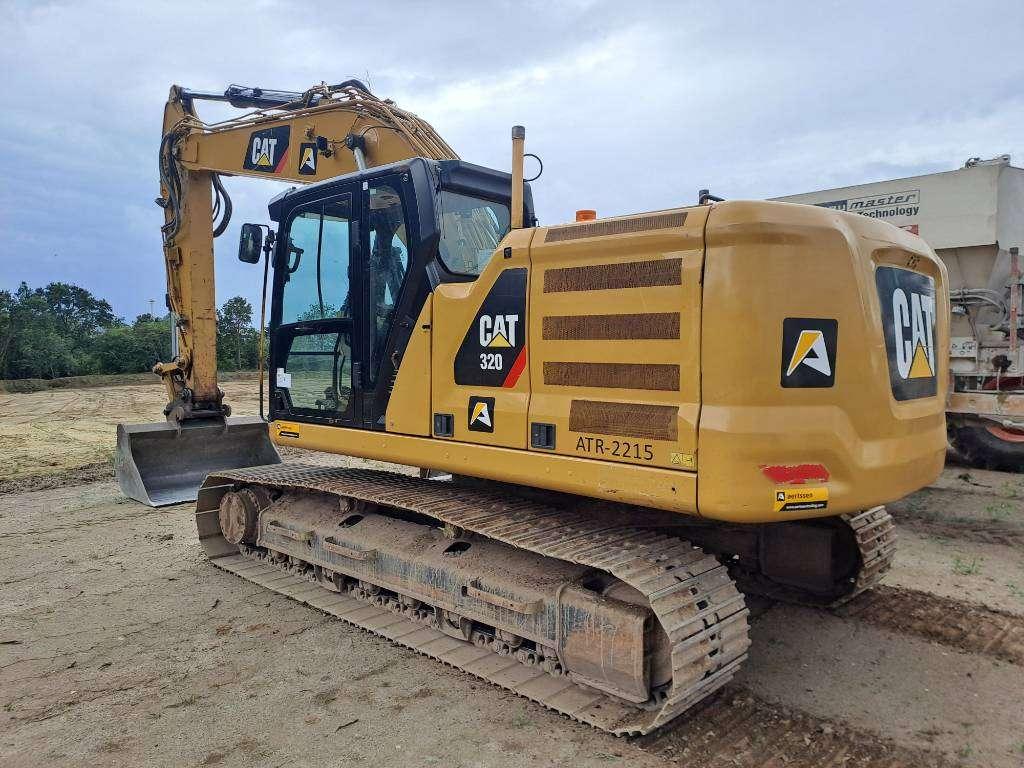 Caterpillar 320 Foto 2