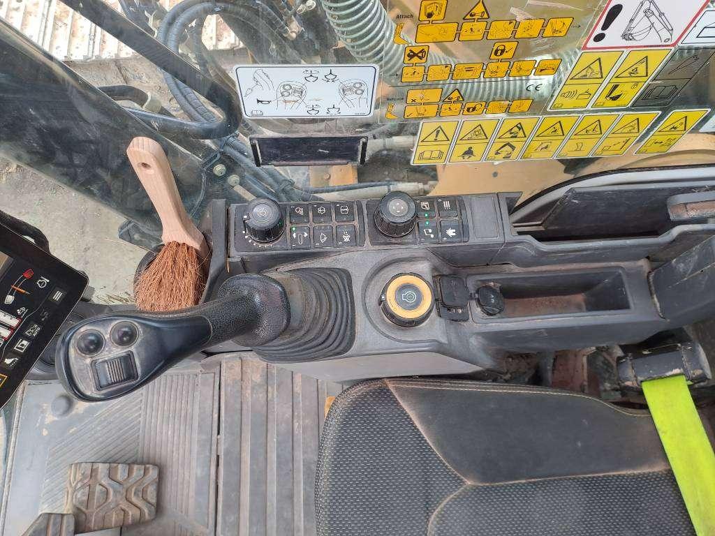 Caterpillar 320 Foto 22