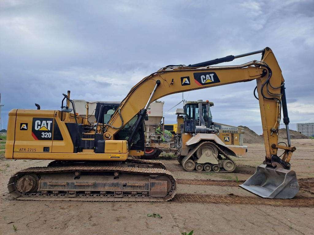 Caterpillar 320 Foto 5