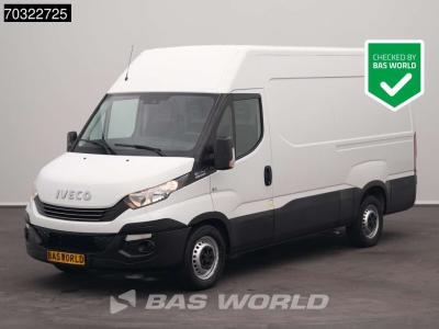 Iveco Daily 35S14 Automaat L2H2 3,5t Trekhaak Airco Cruise Werkplaatsinrichting Euro6 L2 A/C Towbar Cruis vendida por BAS World B.V.