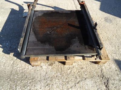 Enfriador de aceite hidráulico para Fiat Hitachi EX 215 vendida por OLM 90 Srl