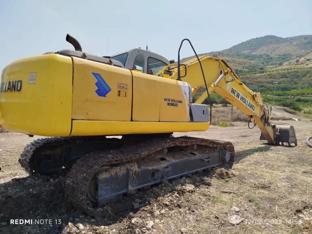 New Holland E215B Foto 2