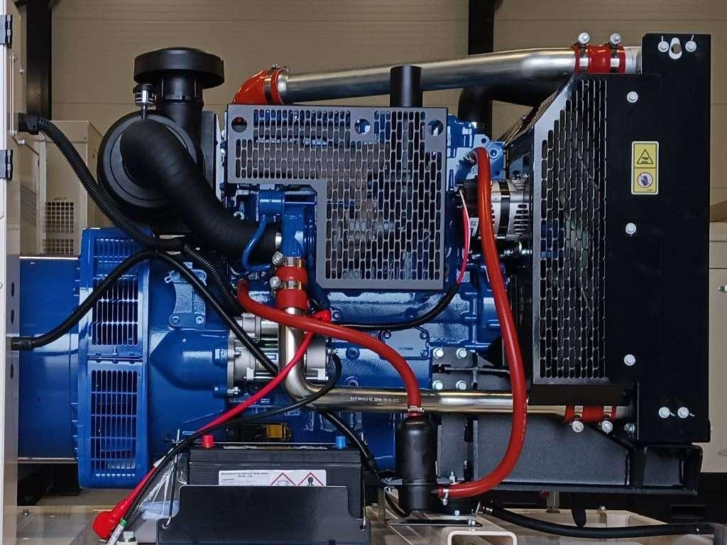 FG Wilson P110-3 - 110 kVA Open Genset - DPX-16008-O Foto 7