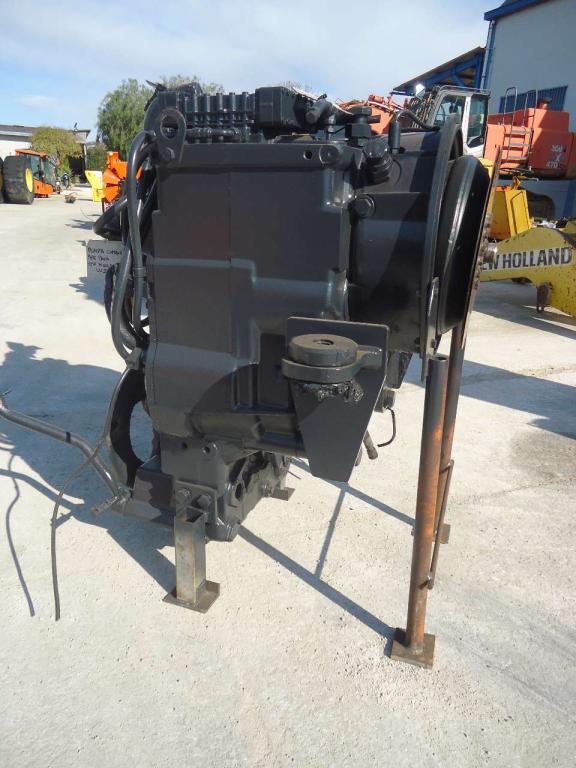 Transmisión para New Holland W270- ZF  TYPE  4WG260   146643 Foto 2