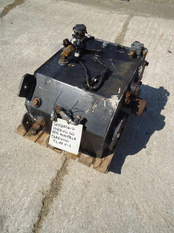 Depósito para aceite para Takeuchi TL10 V-2 Foto 1