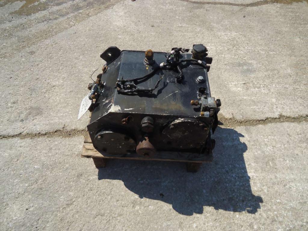Depósito para aceite para Takeuchi TL10 V-2 Foto 4