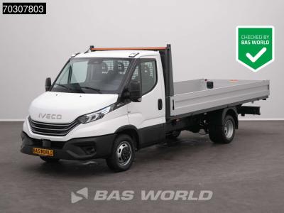 Iveco Daily 35C21 3.0L Automaat Open Laadbak 210PK Dubbellucht 3,5t Trekgewicht ACC LED Airco Camera CarP vendida por BAS World B.V.