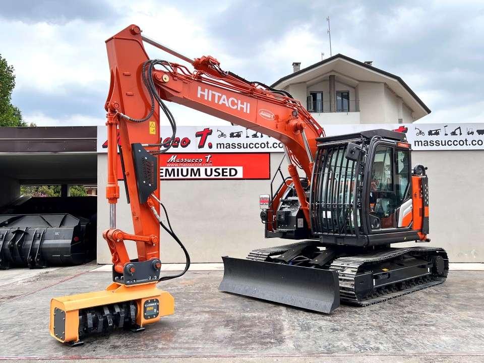 Hitachi ZX135US-7 Foto 1