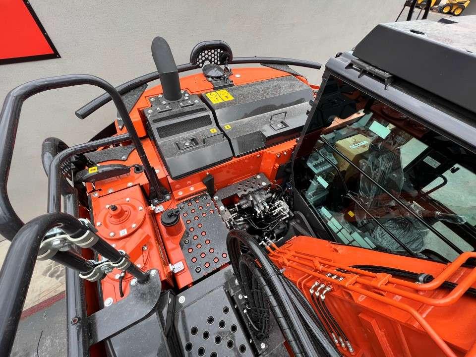 Hitachi ZX135US-7 Foto 16