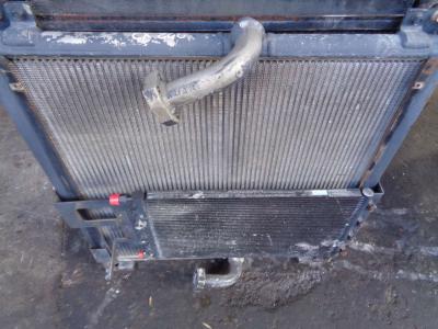 Enfriador de aceite hidráulico para Case Cx 240 vendida por PRV Ricambi Srl