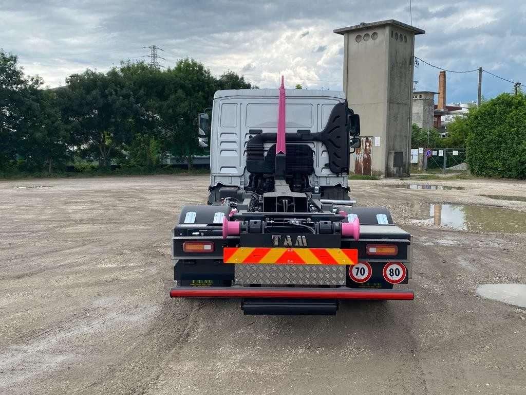 Man Camion con gancho Foto 4