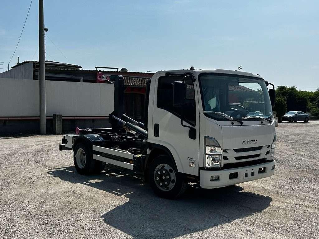 Isuzu P75 NUOVO SCARRABILE Foto 8
