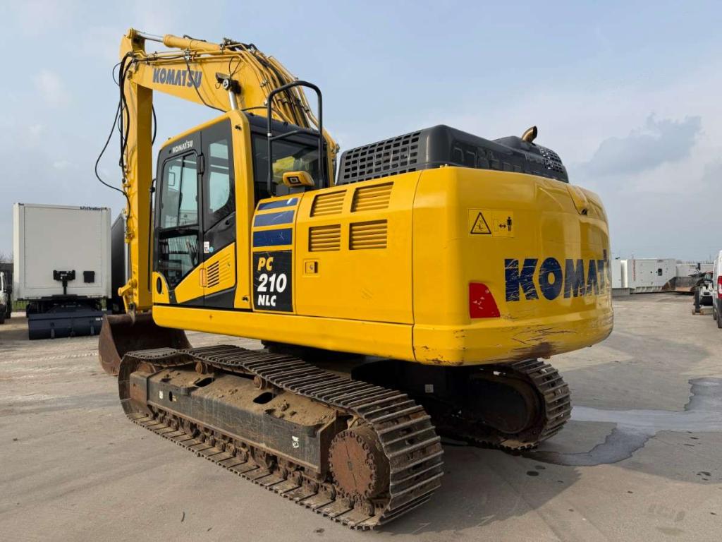 Komatsu PC210 NLC-11 Foto 3