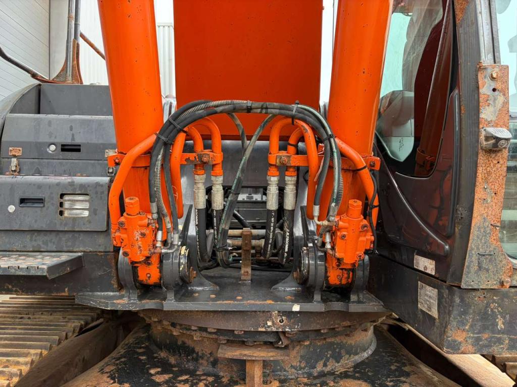 Hitachi ZX350LC-6 Foto 10