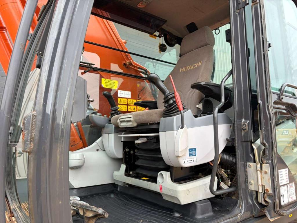 Hitachi ZX350LC-6 Foto 20