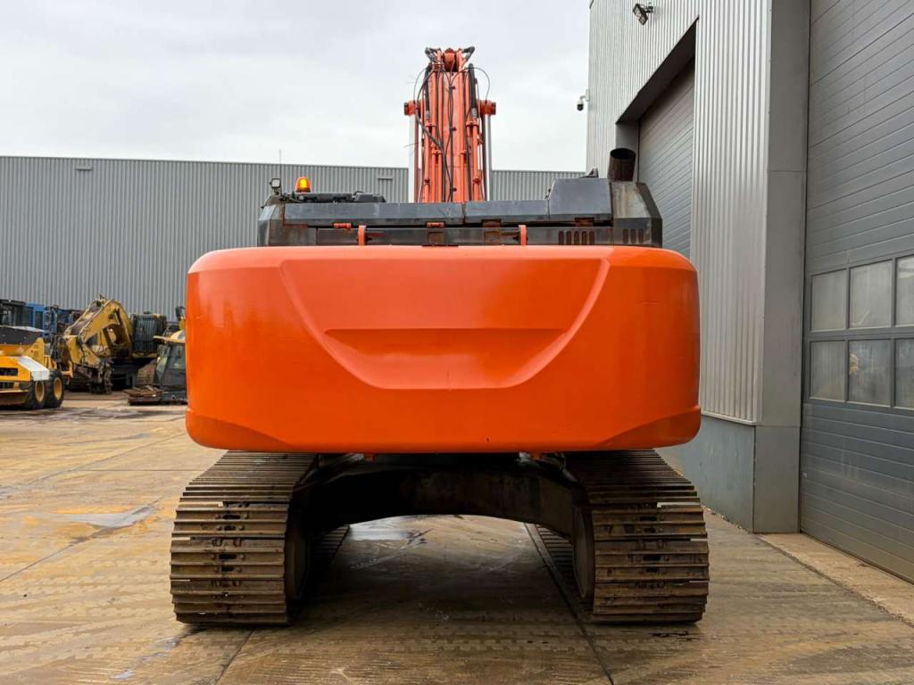 Hitachi ZX350LC-6 Foto 4