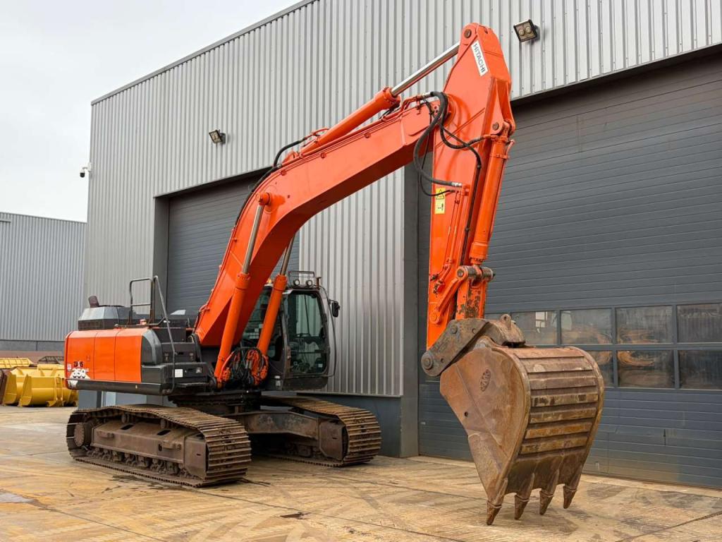 Hitachi ZX350LC-6 Foto 7