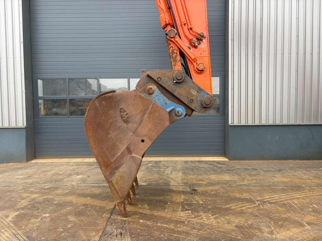 Hitachi ZX350LC-6 Foto 9