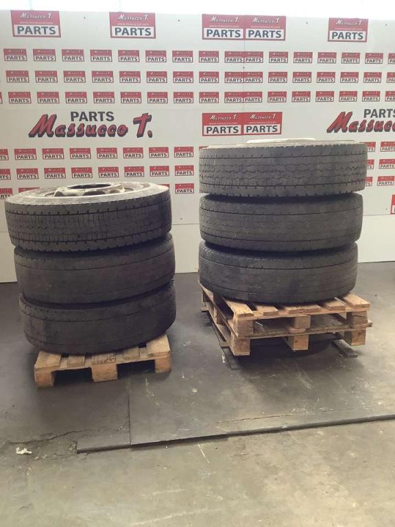 Neumático con llantas para Kalmar LMV 12-600 Foto 1