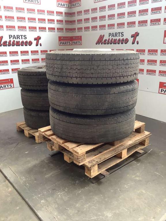 Neumático con llantas para Kalmar LMV 12-600 Foto 2
