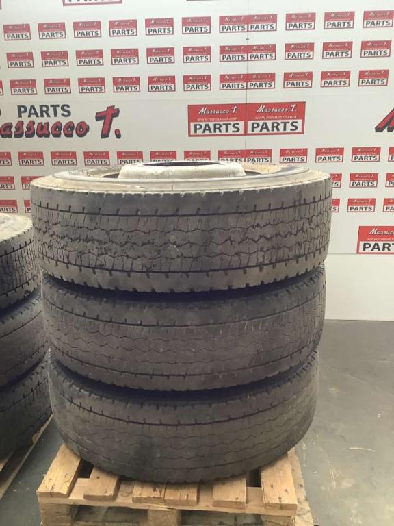 Neumático con llantas para Kalmar LMV 12-600 Foto 3