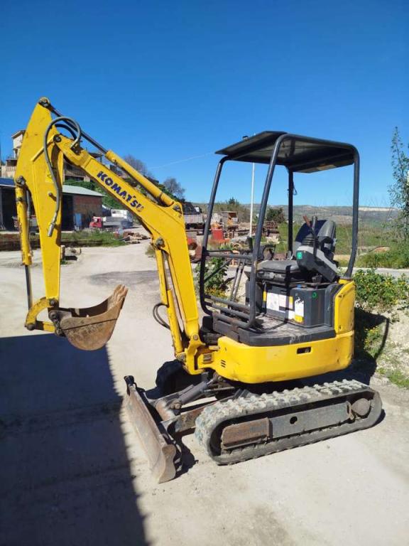 Komatsu PC16R-3HS Foto 2