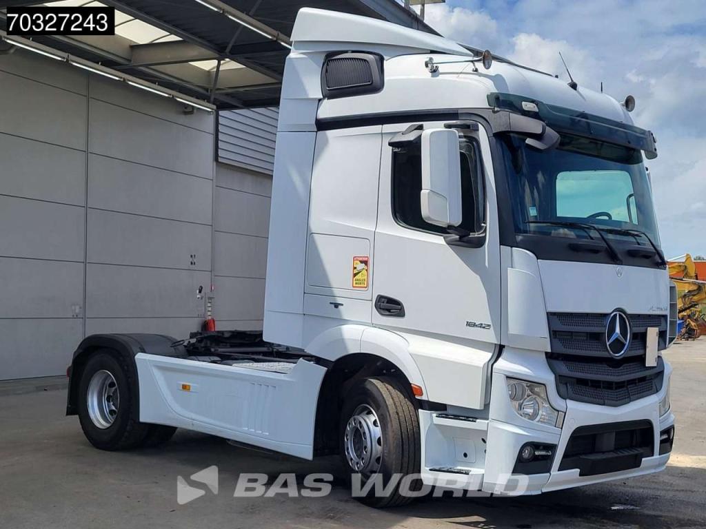 Mercedes-Benz Actros 1842 4X2 StreamSpace Retarder 70% Tyres Foto 8