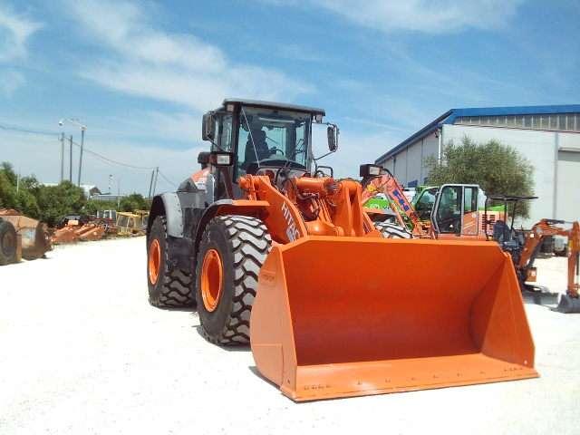 Hitachi ZW220-6 Foto 4