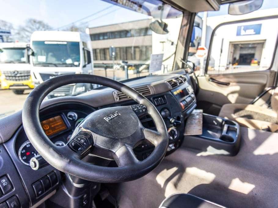 Daf CF 85.410-8X4+MARREL 22T Foto 15